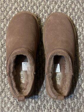 New UGG Women's Classic Micro / Rocky Oak Size 8…..fits more size 8.5-9